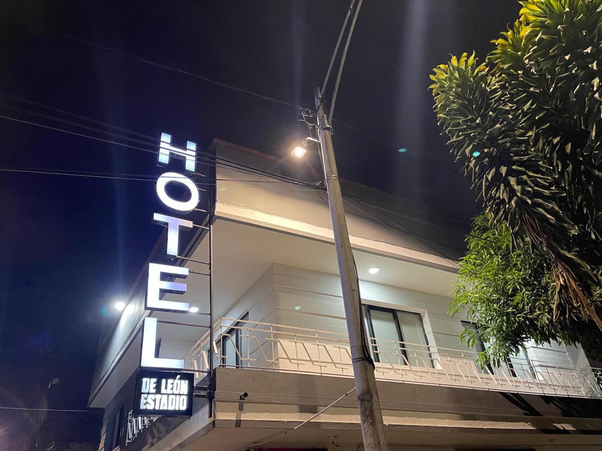 Hotel De Leon Estadio 麦德林 外观 照片